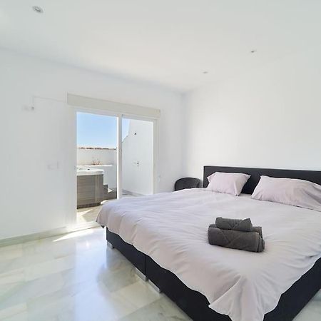 Superbe Appartement Avec Jaccuzi Marbella Kültér fotó